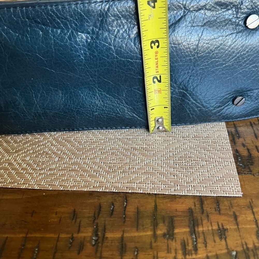 Vintage Tory Burch T logo Quilted Blue
Leather - Picture 10 of 11